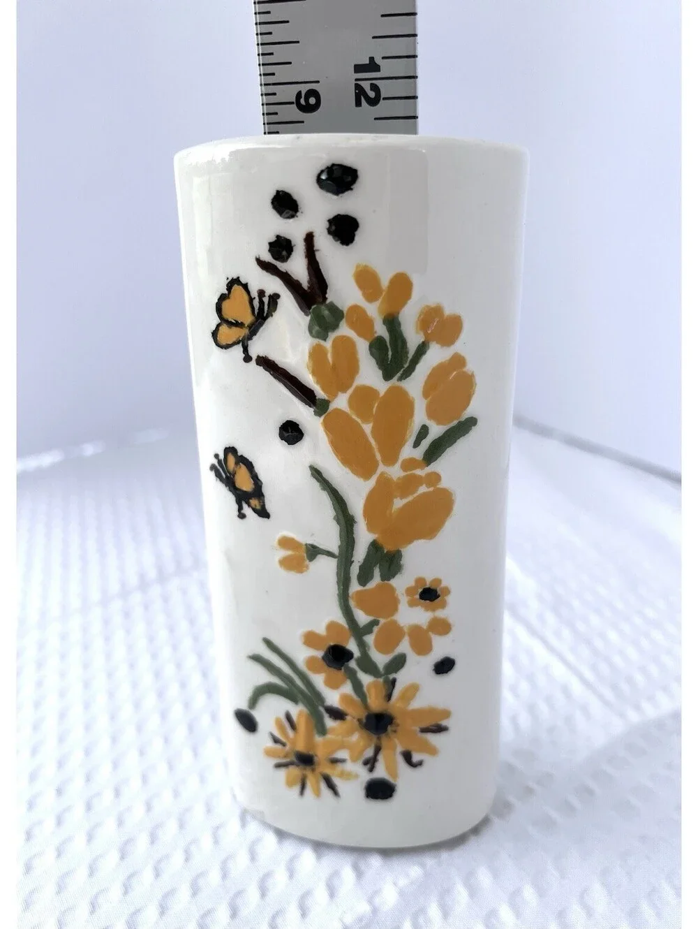 1990’s CERAMIC Hand Painted Bud Vase Oval Daisy Flowers Butterfly 5.75 In